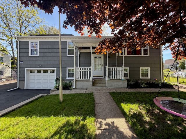 770 Metacom Avenue, Bristol, RI 02809