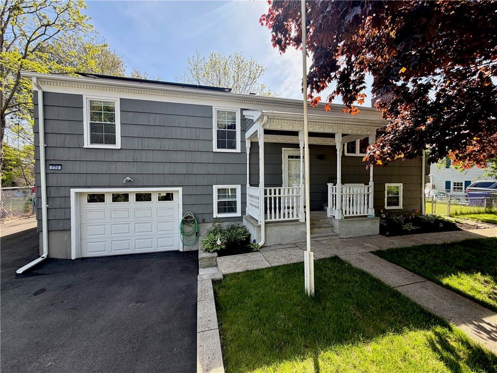 770 Metacom Avenue, Bristol, RI 02809