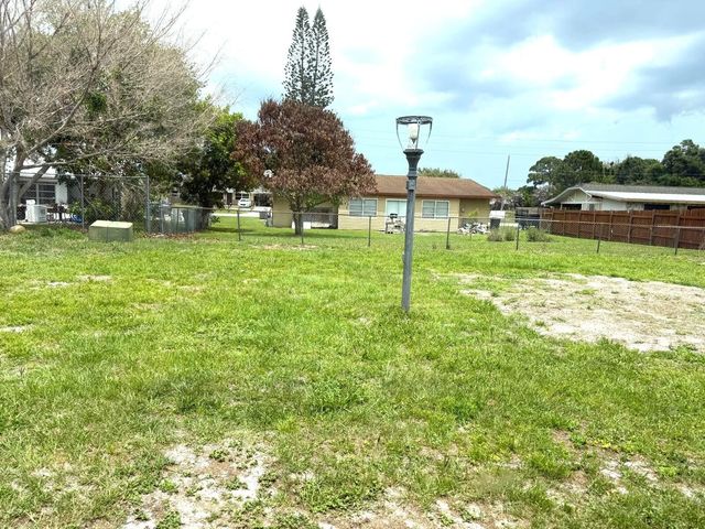 373 NE Orchard Street, Port St. Lucie, Port St Lucie, FL 34983