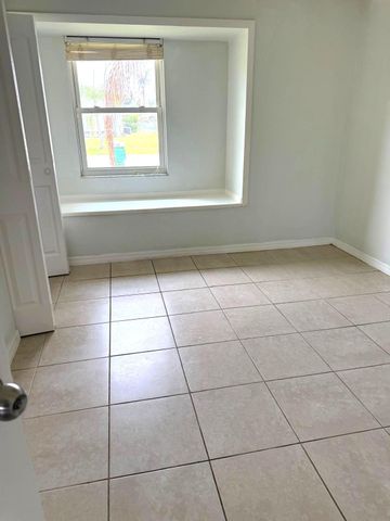 373 NE Orchard Street, Port St. Lucie, Port St Lucie, FL 34983