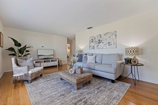 6477 33RD AVENUE N, St Petersburg, FL 33710