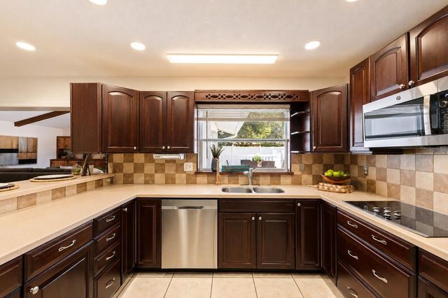6477 33RD AVENUE N, St Petersburg, FL 33710