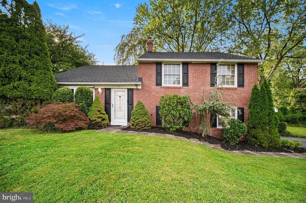111 MICHAELS LN, WALLINGFORD, PA 19086 — exterior