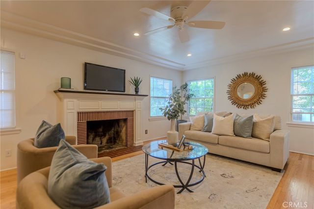 1125 Glenwood Road, Glendale, CA 91202