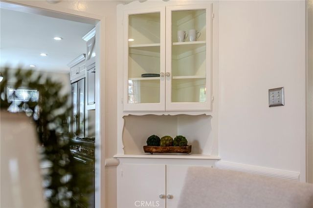 1125 Glenwood Road, Glendale, CA 91202