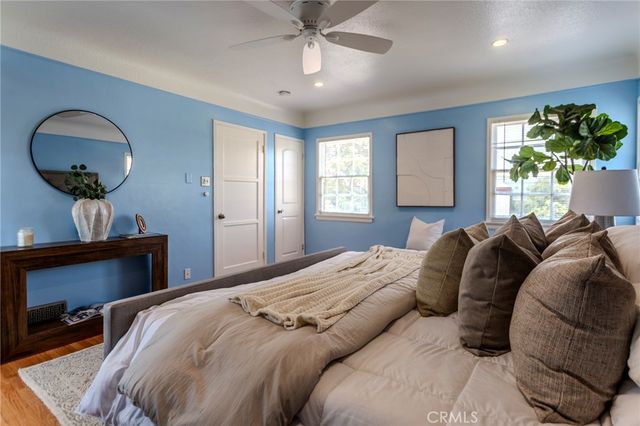 1125 Glenwood Road, Glendale, CA 91202