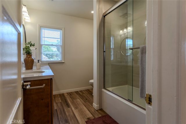 1125 Glenwood Road, Glendale, CA 91202