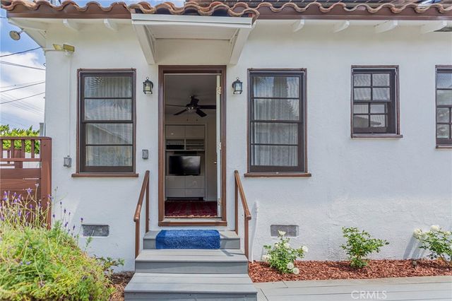 1125 Glenwood Road, Glendale, CA 91202