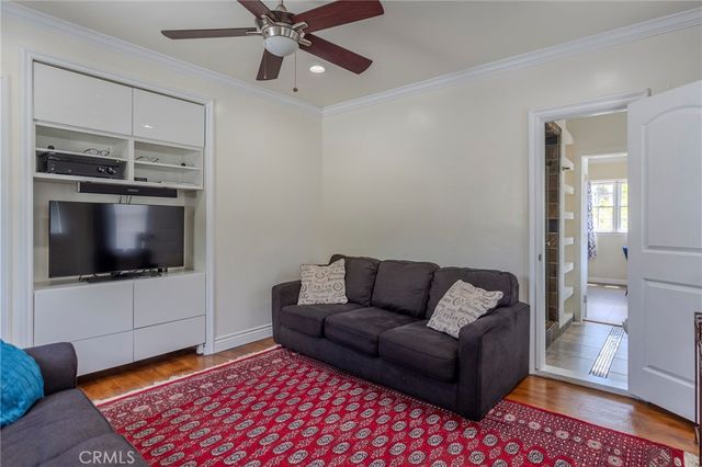1125 Glenwood Road, Glendale, CA 91202