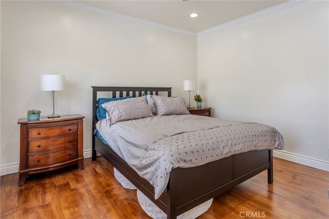 1125 Glenwood Road, Glendale, CA 91202
