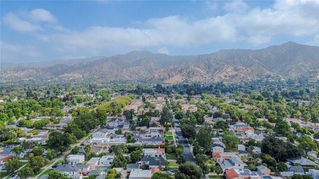 1125 Glenwood Road, Glendale, CA 91202