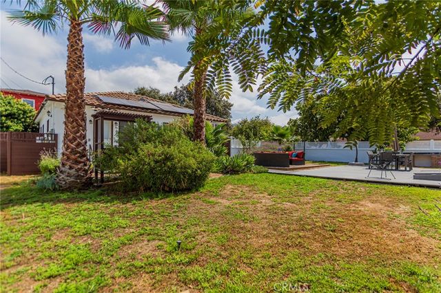1125 Glenwood Road, Glendale, CA 91202
