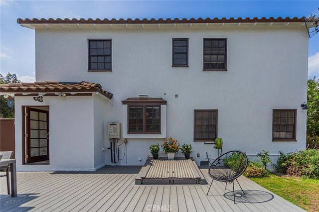 1125 Glenwood Road, Glendale, CA 91202