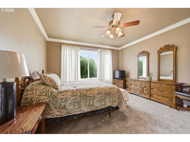 38901 Ne 25TH St, Washougal, WA 98671