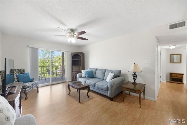 1425 Willow Brook Cove 5, St Louis, MO 63146