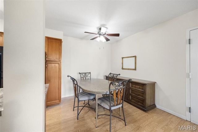 1425 Willow Brook Cove 5, St Louis, MO 63146