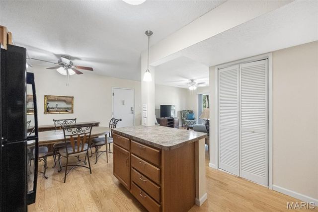 1425 Willow Brook Cove 5, St Louis, MO 63146
