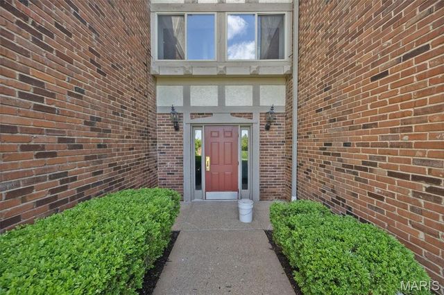1425 Willow Brook Cove 5, St Louis, MO 63146