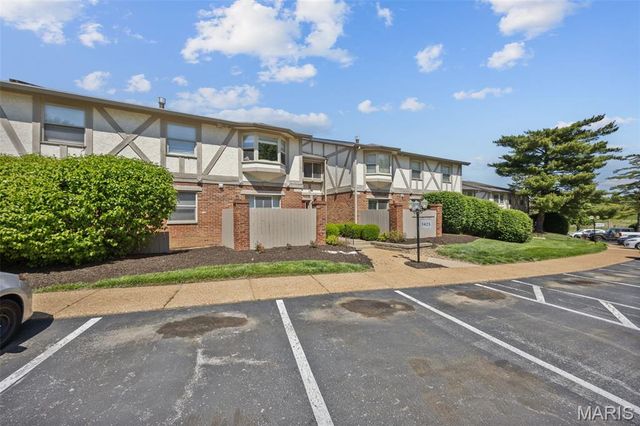 1425 Willow Brook Cove 5, St Louis, MO 63146