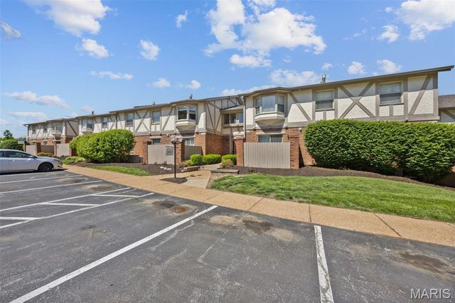 1425 Willow Brook Cove 5, St Louis, MO 63146
