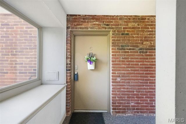 1425 Willow Brook Cove 5, St Louis, MO 63146