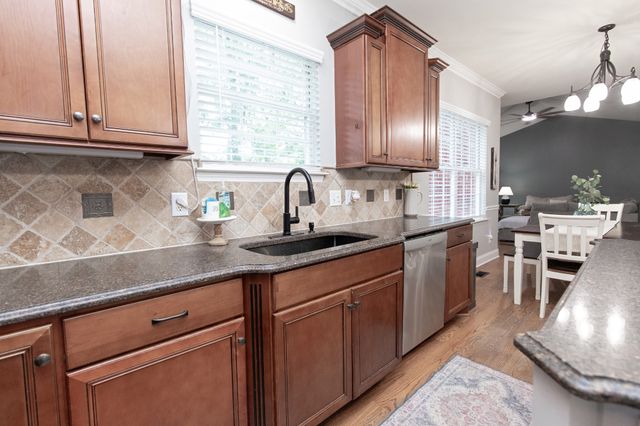 149 Grove Ln, S, Hendersonville, TN 37075
