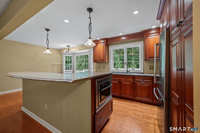16 Cedar Grove Road, Southbury, CT 06488