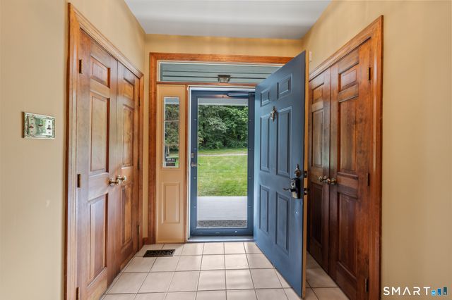 16 Cedar Grove Road, Southbury, CT 06488