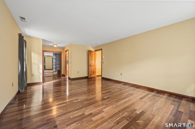 16 Cedar Grove Road, Southbury, CT 06488