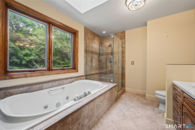 16 Cedar Grove Road, Southbury, CT 06488