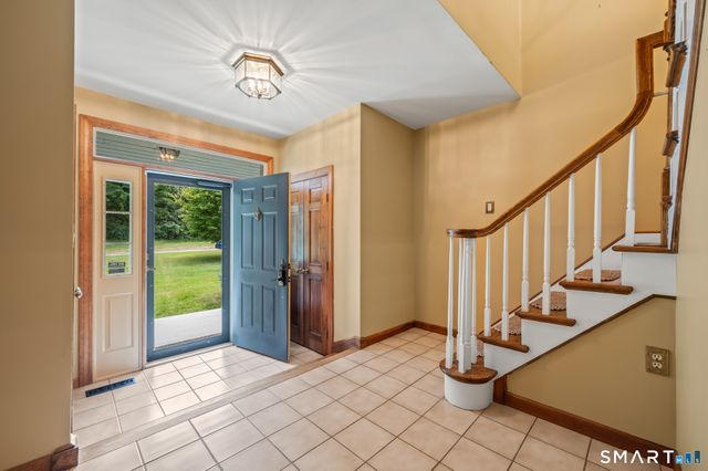 16 Cedar Grove Road, Southbury, CT 06488