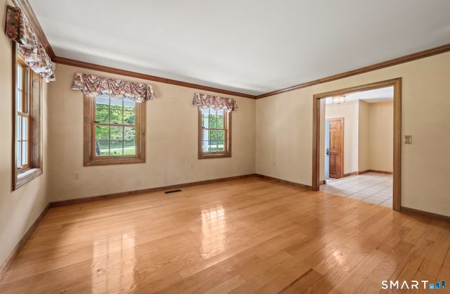 16 Cedar Grove Road, Southbury, CT 06488