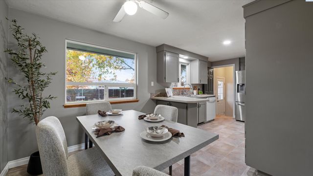 1505 Arbor St, Richland, WA 99352