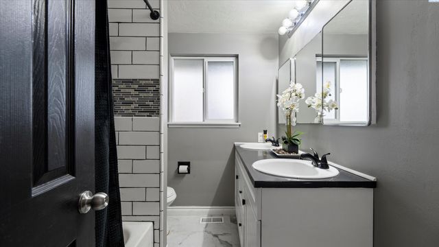 1505 Arbor St, Richland, WA 99352