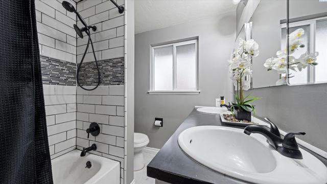 1505 Arbor St, Richland, WA 99352