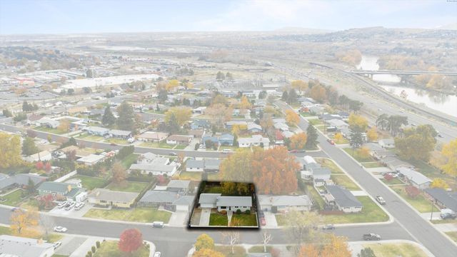 1505 Arbor St, Richland, WA 99352