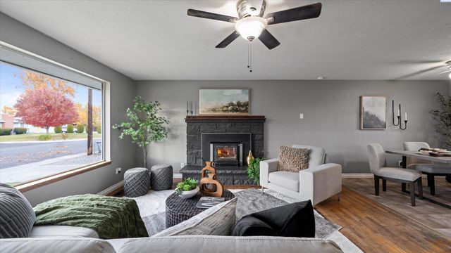 1505 Arbor St, Richland, WA 99352