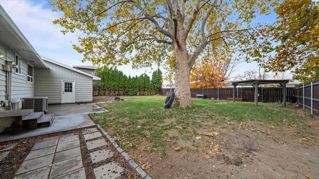 1505 Arbor St, Richland, WA 99352