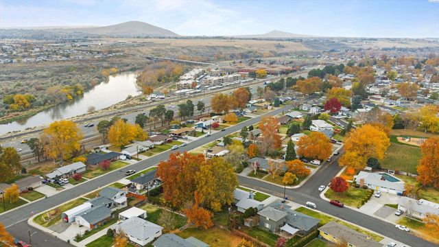 1505 Arbor St, Richland, WA 99352