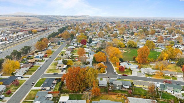 1505 Arbor St, Richland, WA 99352