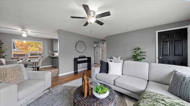 1505 Arbor St, Richland, WA 99352