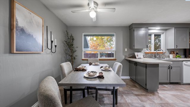 1505 Arbor St, Richland, WA 99352