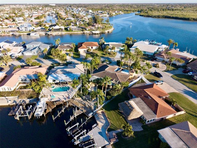 4951 GALLEON COURT, New Port Richey, FL 34652