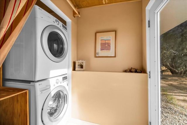 4171 Hughes Lane, Landers, CA 92285