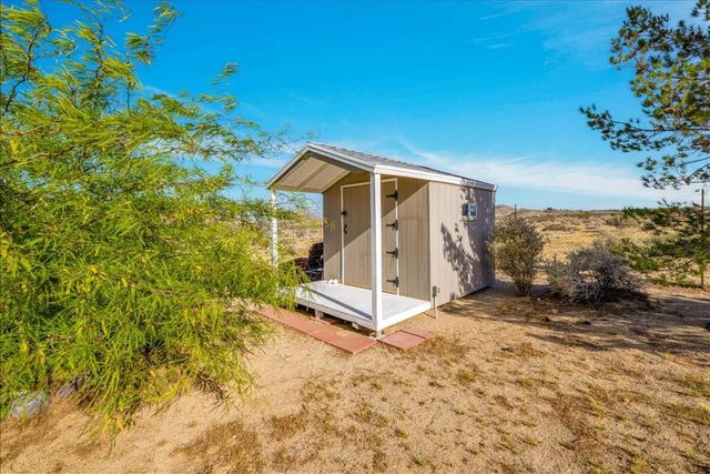 4171 Hughes Lane, Landers, CA 92285