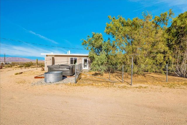 4171 Hughes Lane, Landers, CA 92285