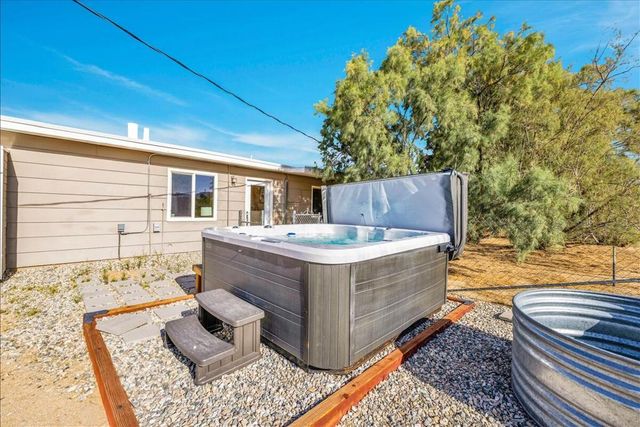 4171 Hughes Lane, Landers, CA 92285