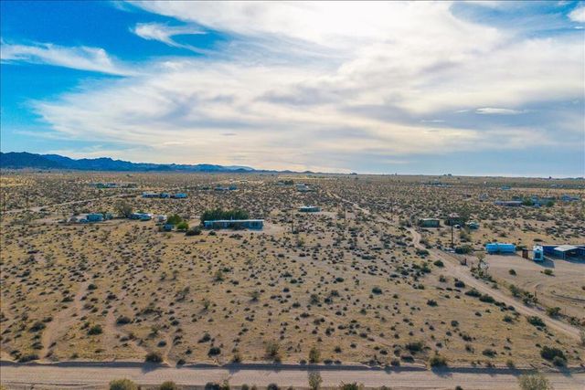 4171 Hughes Lane, Landers, CA 92285