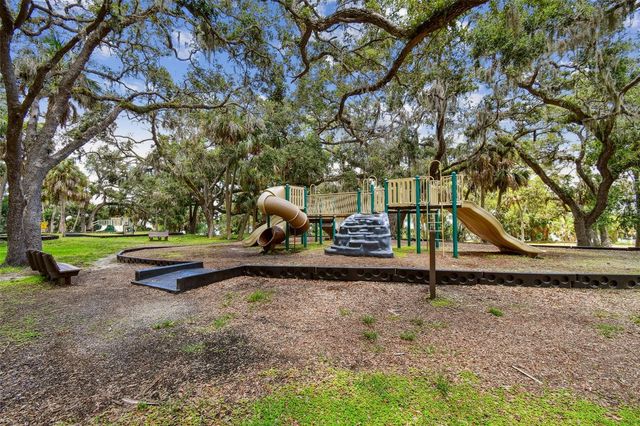 1709 LA FOREST AVENUE, Safety Harbor, FL 34695