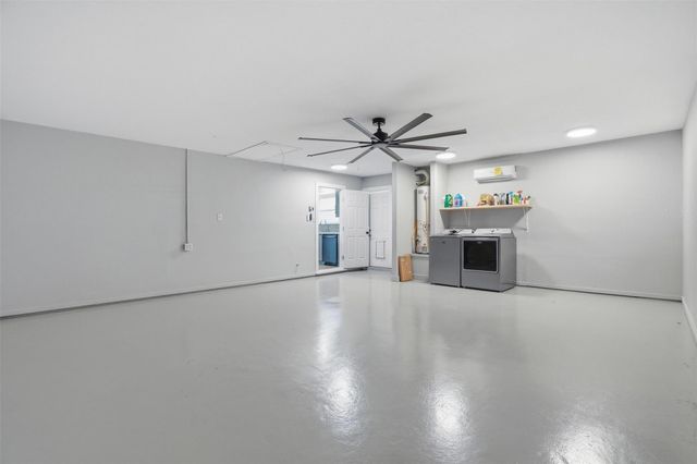 6111 Waltway Drive, Houston, TX 77008